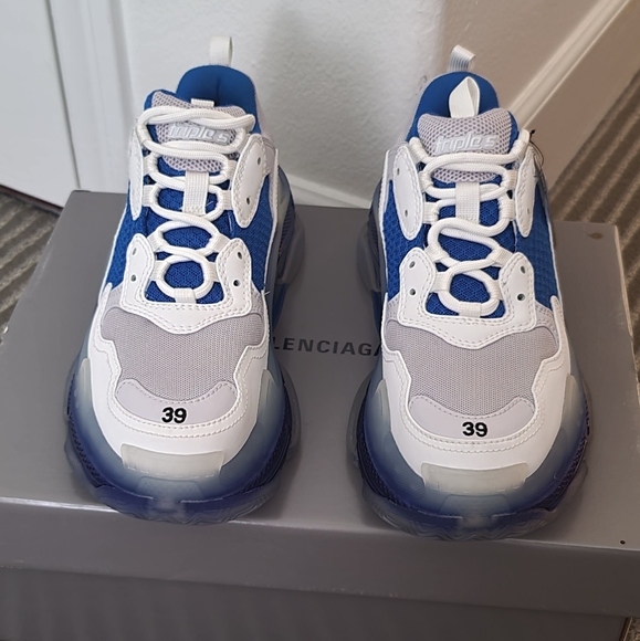 🦋🎉 HP 🎉🦋 NWT Balenciaga Triple S Sneakers - Picture 3 of 10